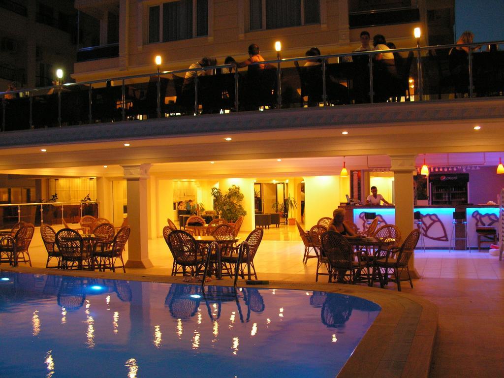 Amphora Hotel Ayvalik Exterior photo